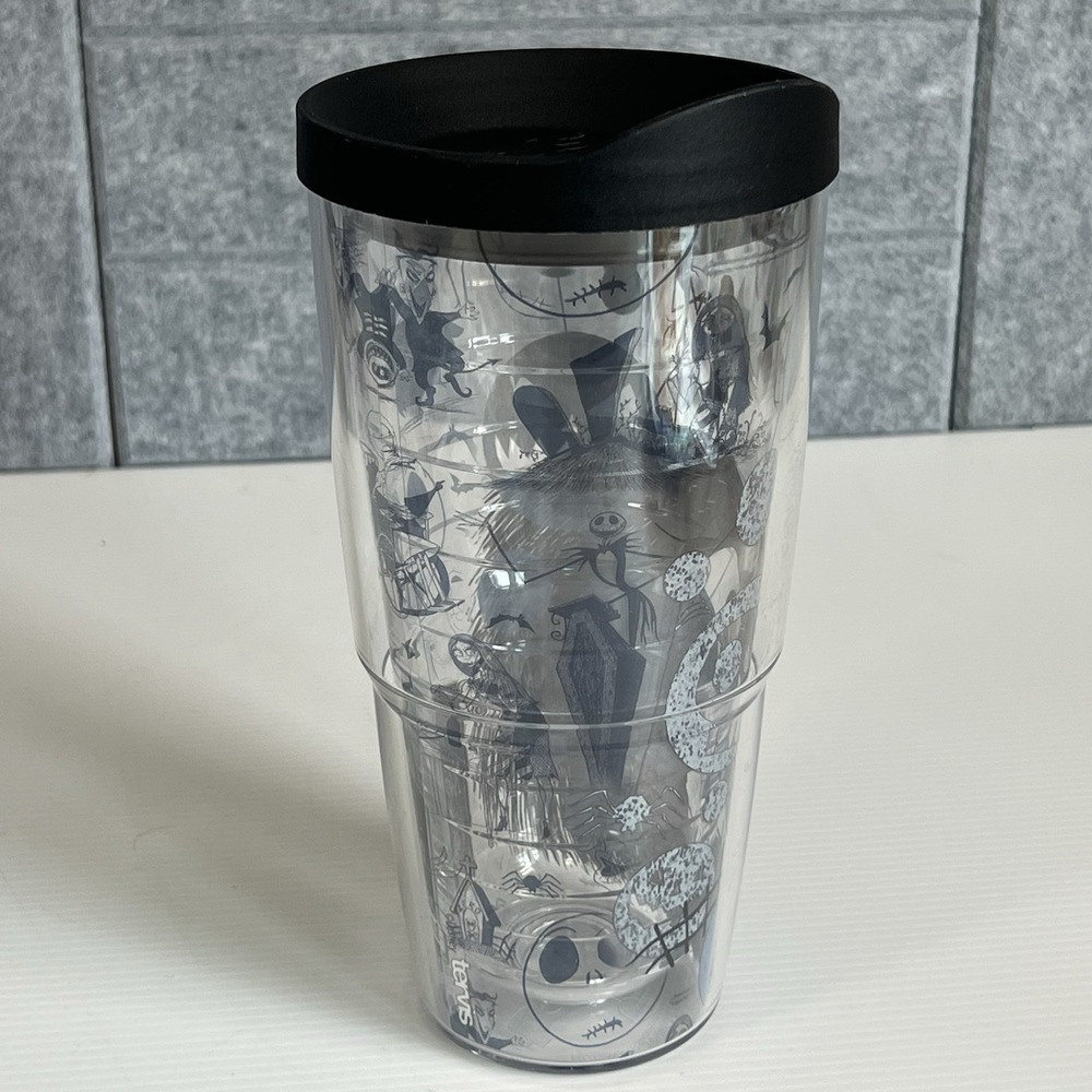 Tervis Tumbler Nightmare Before Christmas 24 oz with Lid Disney 25 Years - Picture 4 of 16